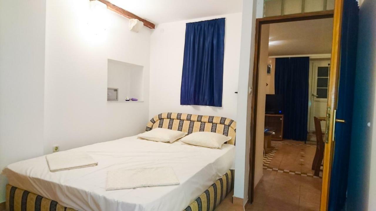 Apartments Ivana Makarska Exterior photo