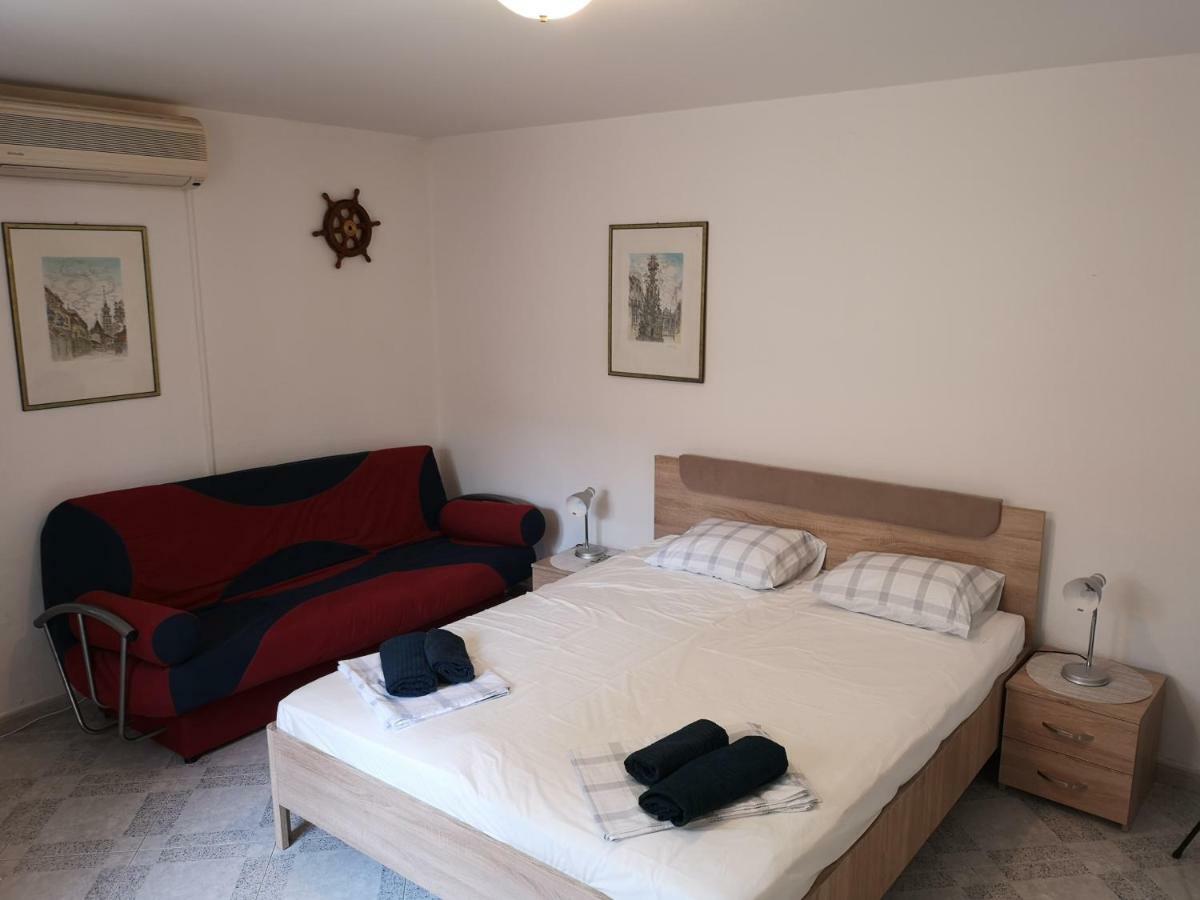 Apartments Ivana Makarska Exterior photo